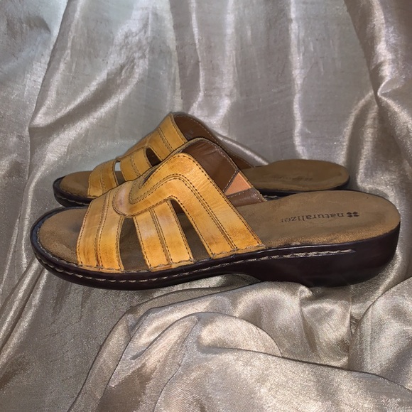 Naturalizer 7 slide sandals - Picture 2 of 8